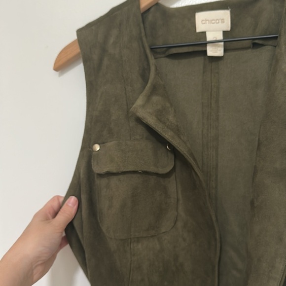 CHICO’S | Green Faux Suede Vest - Picture 6 of 8